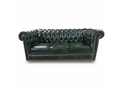 Chesterfield dīvāns ar trim sēdvietām no īstās ādas zaļā krāsā, derīga platība 230 cm.