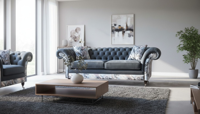 Pamanāma Chesterfield dizaina trīsvietīga sofa ar delikātu pelēku ziedu dekoru
