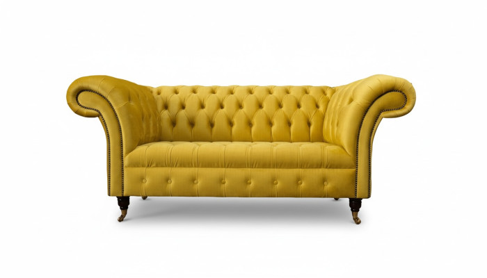 Chesterfield dīvāns, dīvāns, ar diviem sēdekļiem, dzīvojamā istaba, dīvāni, dzeltena krāsā.