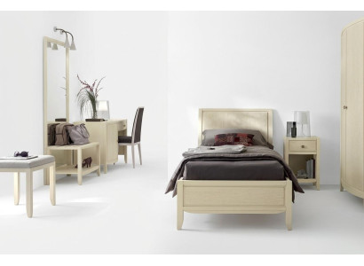 Luksusa komplektā guļamistaba komplekts beige krāsā ar rakstāmgaldu, gultu un nakts skapi jauns.