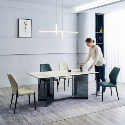 Baltas ēdamgrupa ar dizainera ēdamgaldu 4x moderniem krēsliem luksusa ēdamistabā