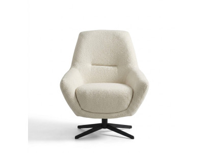 Luksusa krēsls beige pagriežams dzīvojamā istabā ar auduma apdari tekstilu klubam lounge.
