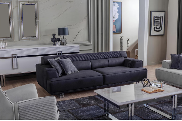 Sofas komplekts ar trīs vietas dīvānu un krēslu. Dizainera mēbelēs dzīvojamā istabas dīvāns.
