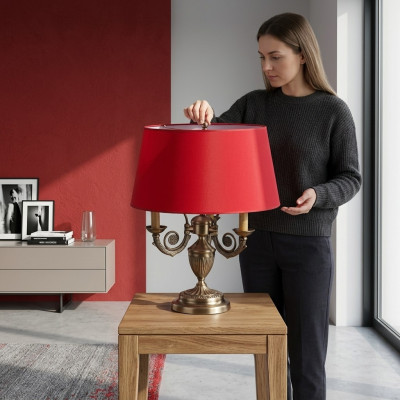 Galds lampa metāls guļamistabai ir laba izvēle stilīga.